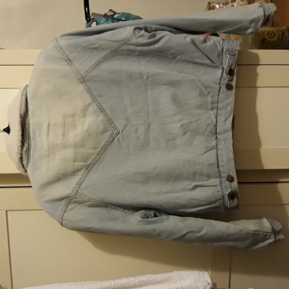Ashley Vintage Sherpa Denim Jean Jacket - Picture 10 of 14